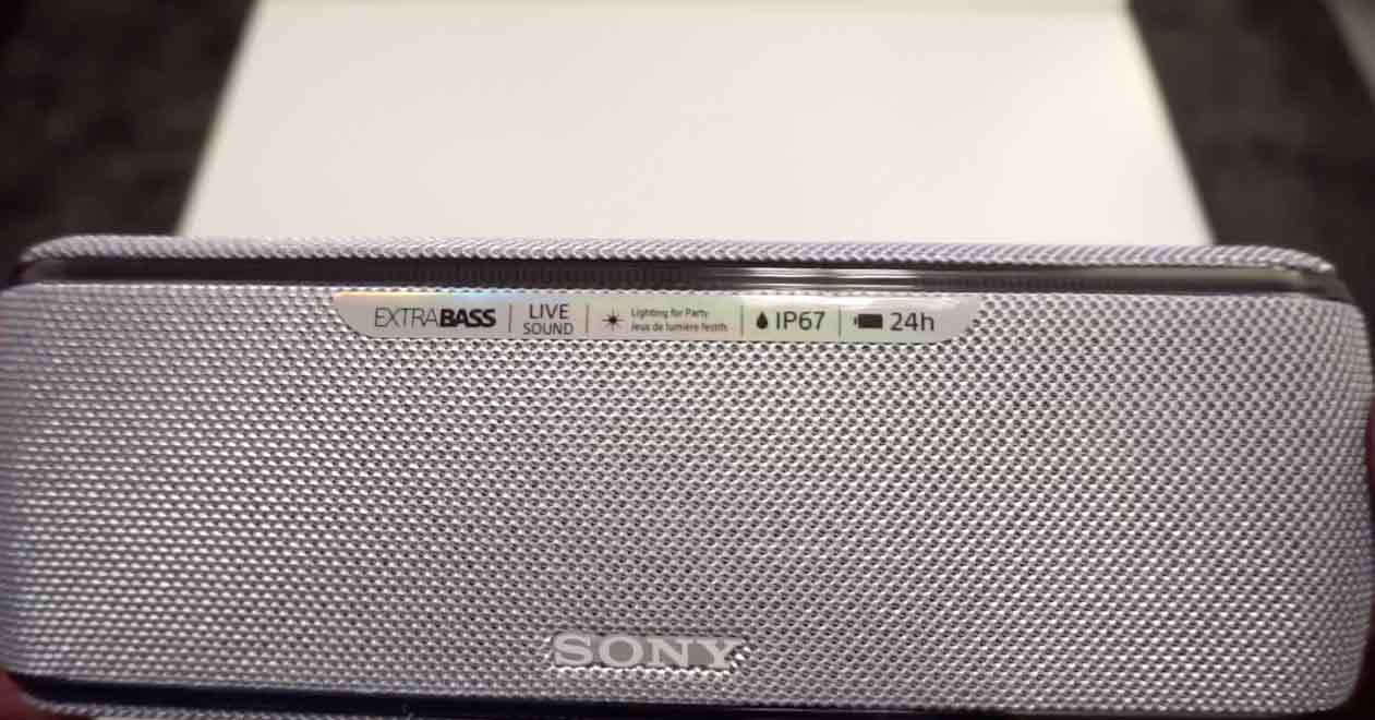 Sony-SRS-XB-41-Bluetooth-Lautsprecher-Farbe-Silber-Frontansicht