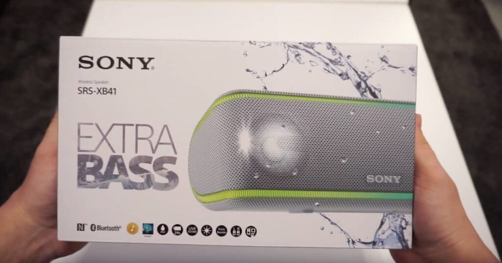 Sony-SRS-XB-41-Bluetooth-Lautsprecher-Farbe-Silber-verpackung